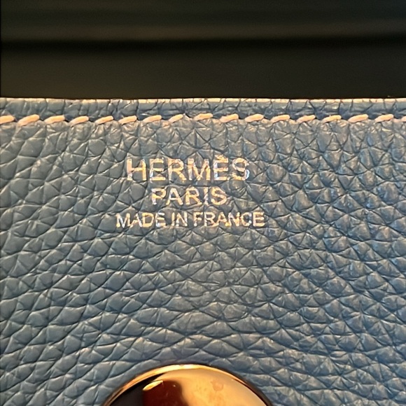 HERMES LINDY HANDBAG WITH RAINCOAT SIZE 34- EXCELLENT CONDITION - Picture 16 of 16